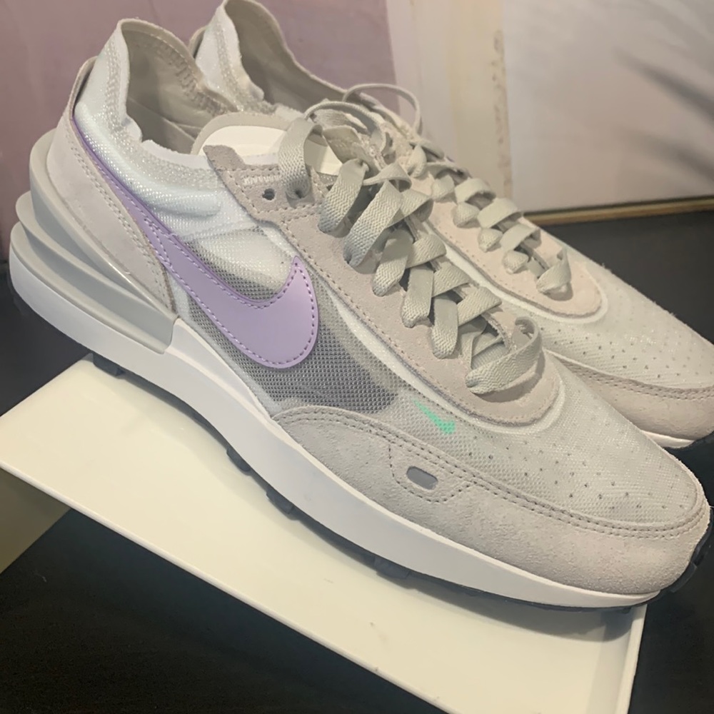 Nike Womens WMNS Waffle One DC2533 Size 8